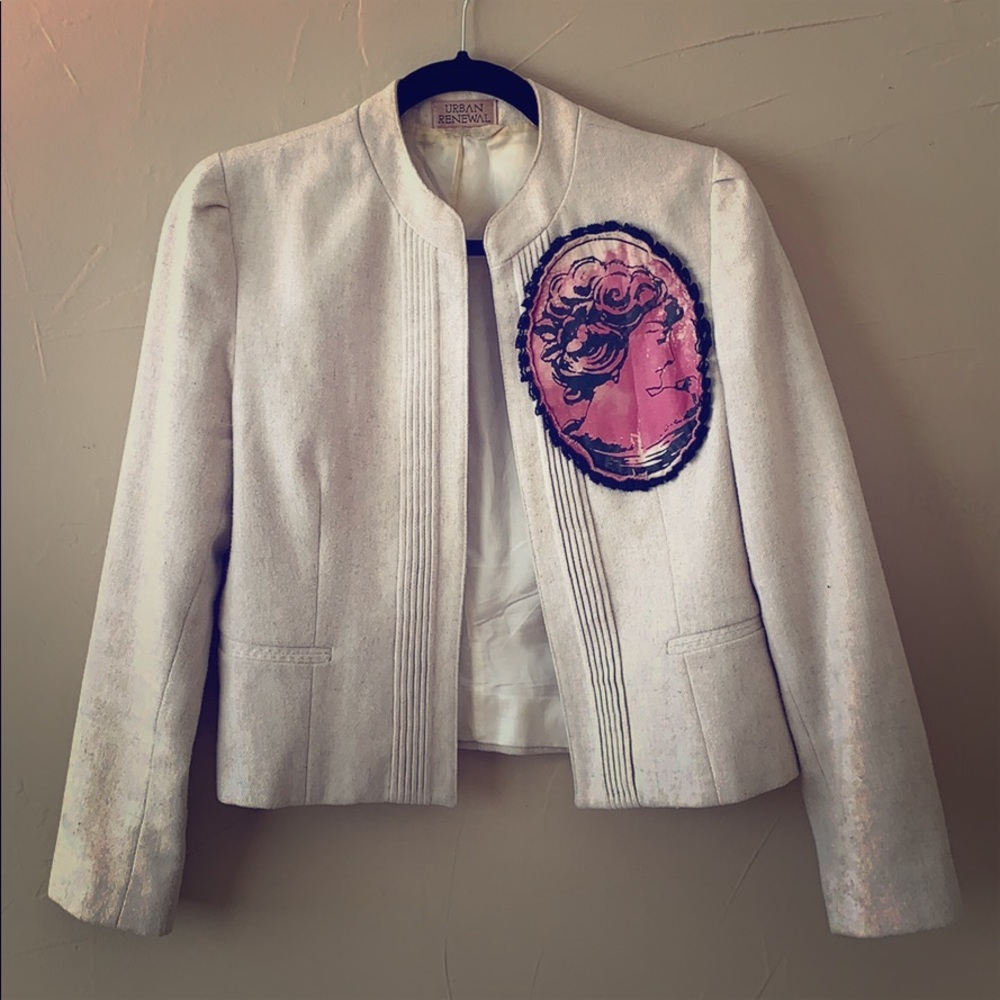 Cool & Classy! Vintage blazer. Urban Renewal
